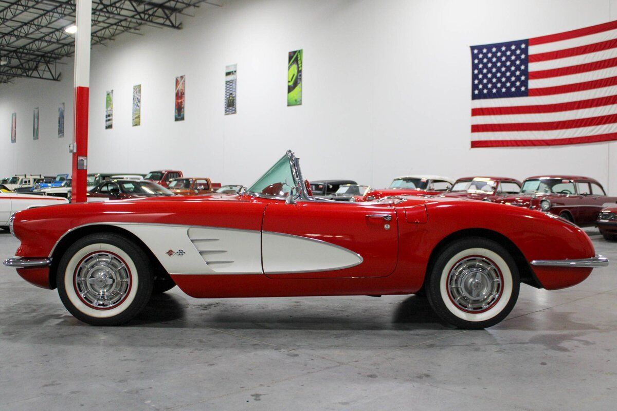 Chevrolet-Corvette-Cabriolet-1960-1