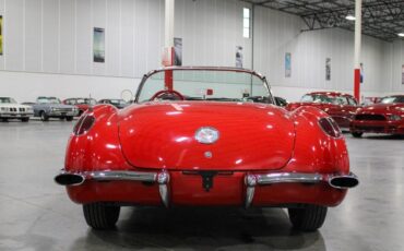 Chevrolet-Corvette-Cabriolet-1960-3