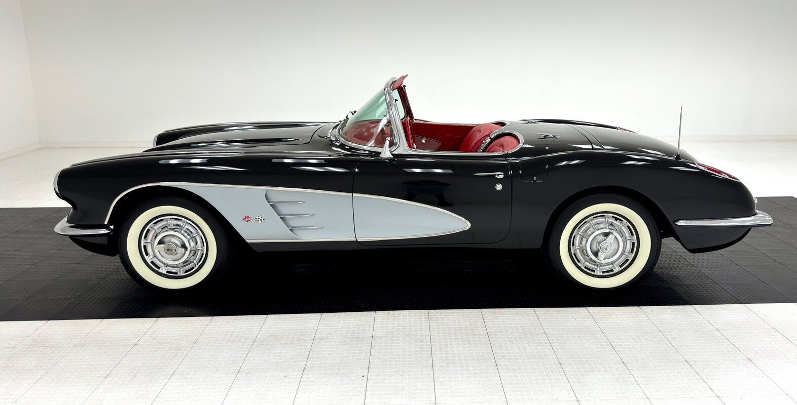 Chevrolet-Corvette-Cabriolet-1960-3