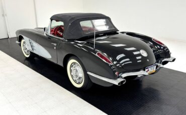 Chevrolet-Corvette-Cabriolet-1960-4