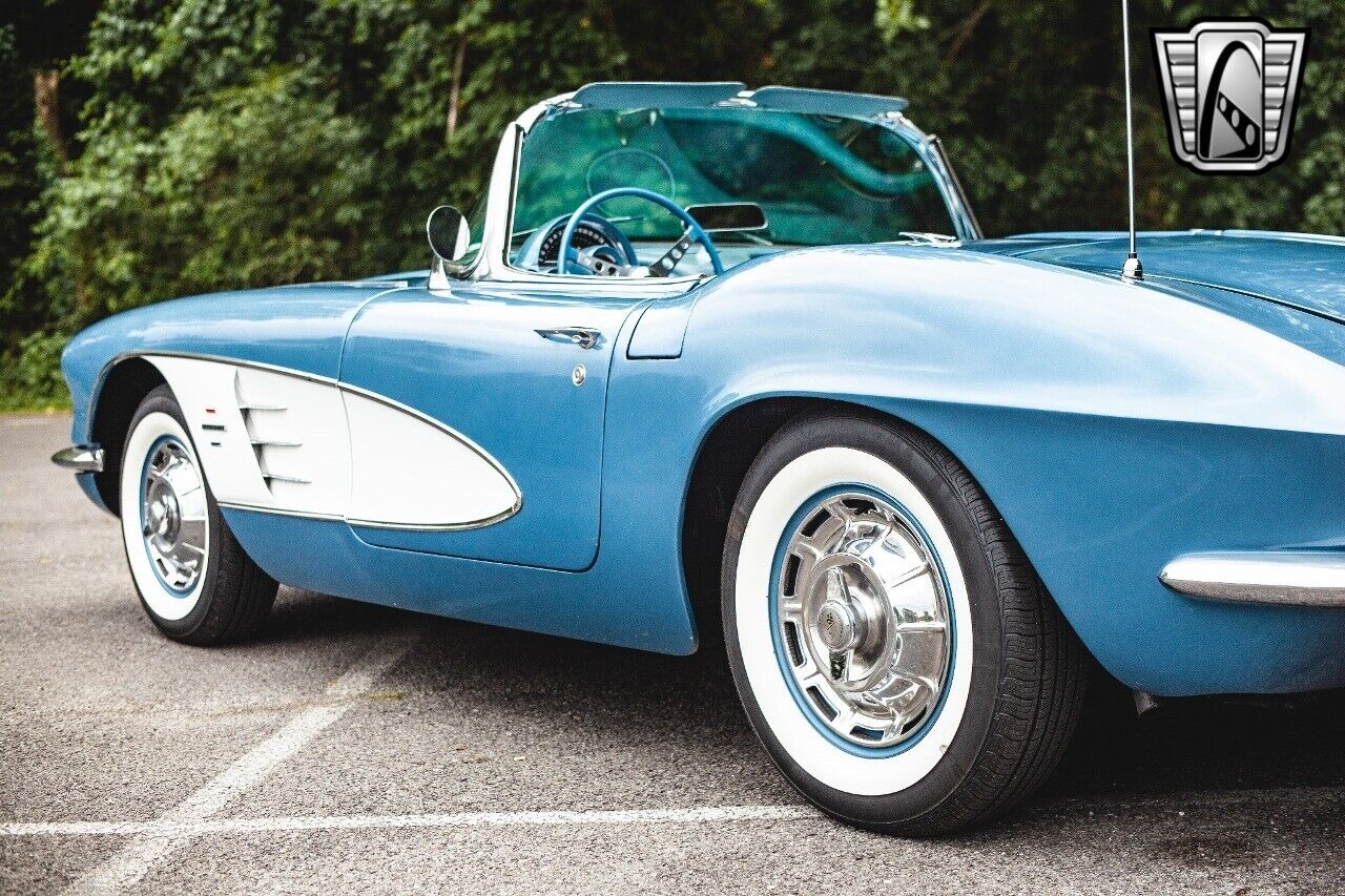 Chevrolet-Corvette-Cabriolet-1961-11