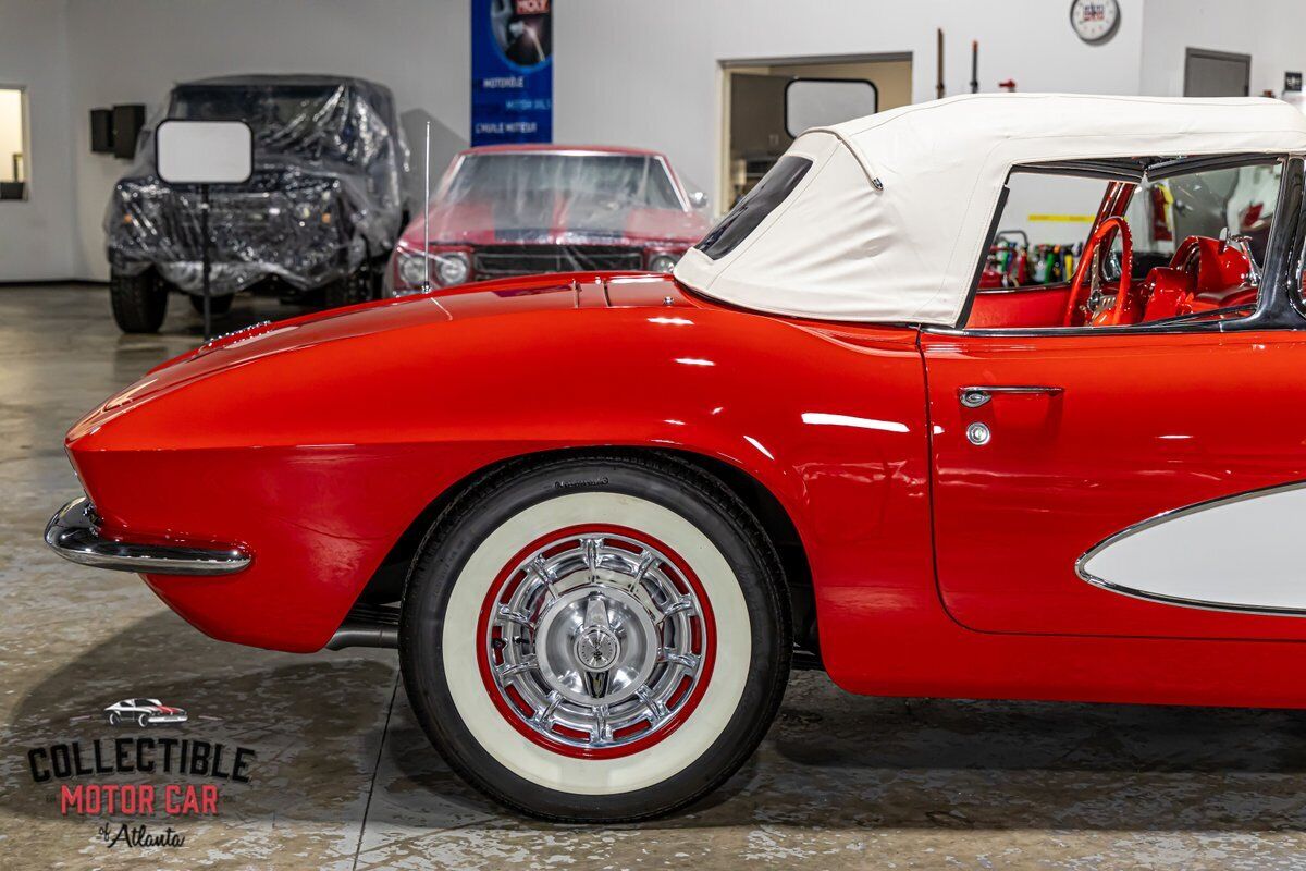 Chevrolet-Corvette-Cabriolet-1961-23