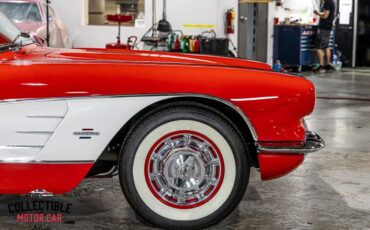 Chevrolet-Corvette-Cabriolet-1961-25