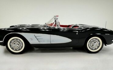 Chevrolet-Corvette-Cabriolet-1961-3