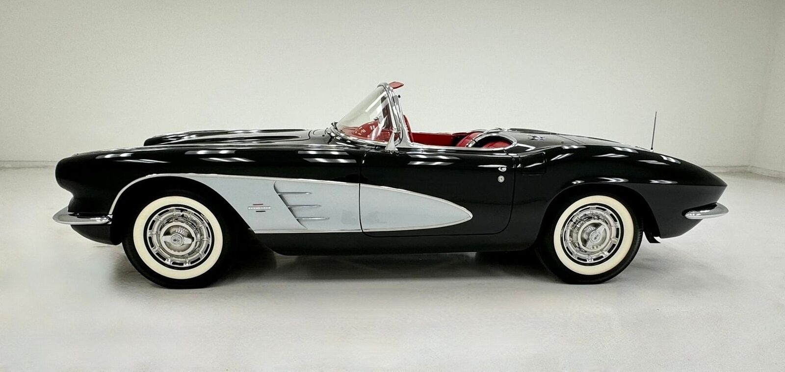 Chevrolet-Corvette-Cabriolet-1961-3