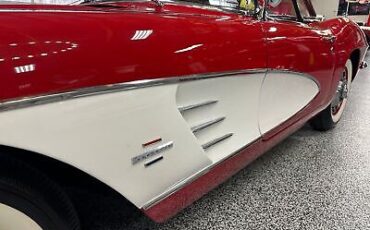 Chevrolet-Corvette-Cabriolet-1961-4