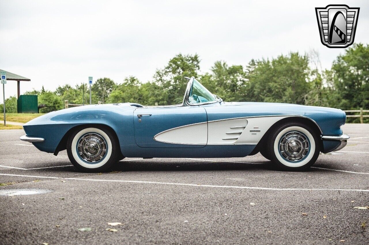 Chevrolet-Corvette-Cabriolet-1961-6