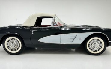 Chevrolet-Corvette-Cabriolet-1961-8