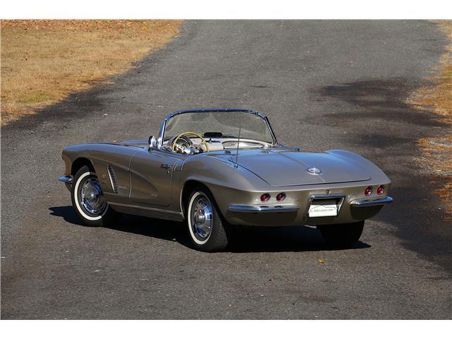 Chevrolet-Corvette-Cabriolet-1962-1