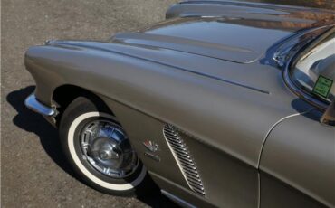 Chevrolet-Corvette-Cabriolet-1962-33