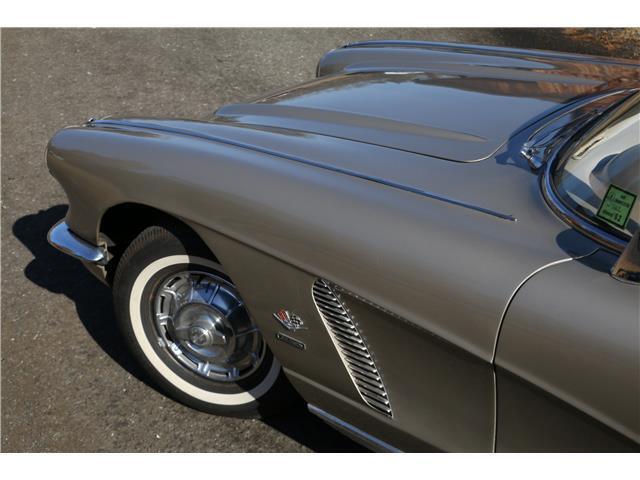 Chevrolet-Corvette-Cabriolet-1962-33