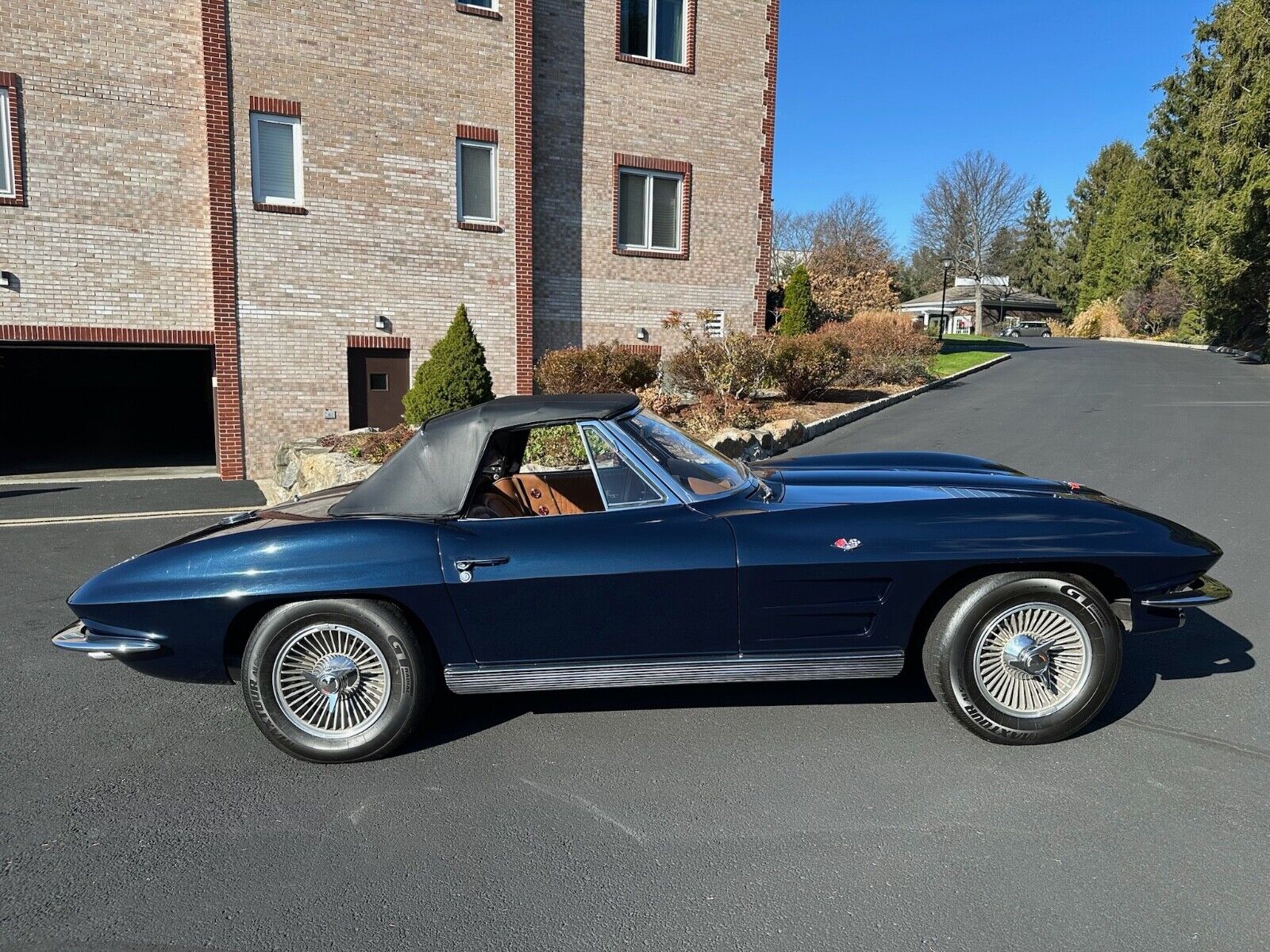 Chevrolet-Corvette-Cabriolet-1963-1