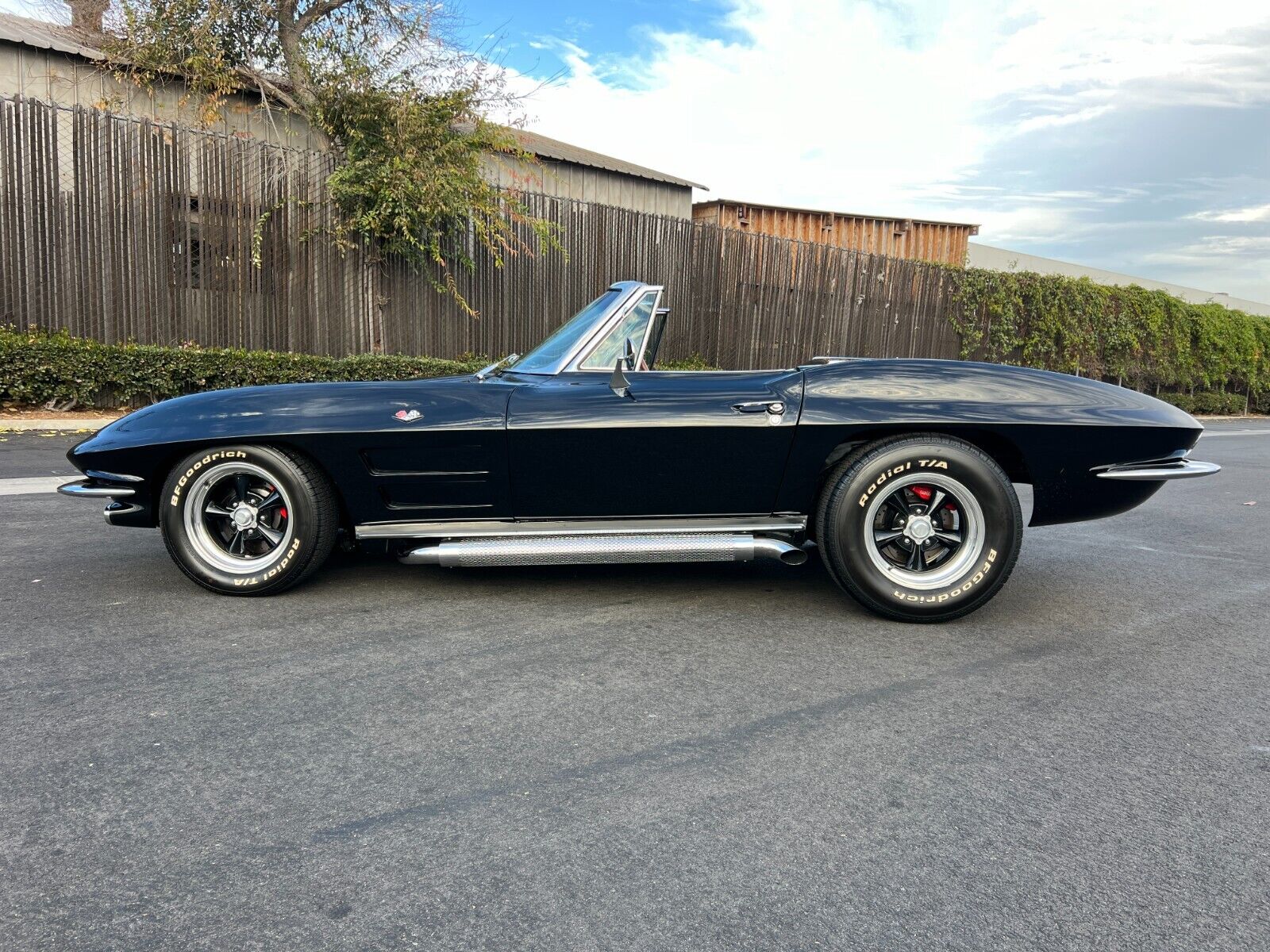 Chevrolet-Corvette-Cabriolet-1964-1