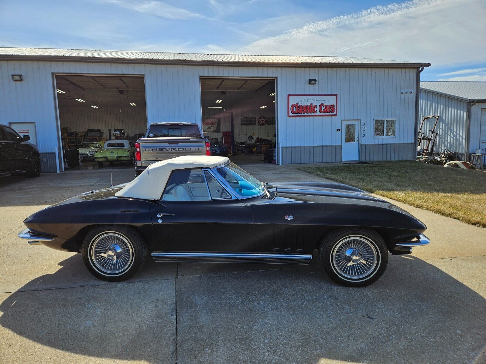 Chevrolet-Corvette-Cabriolet-1966-17