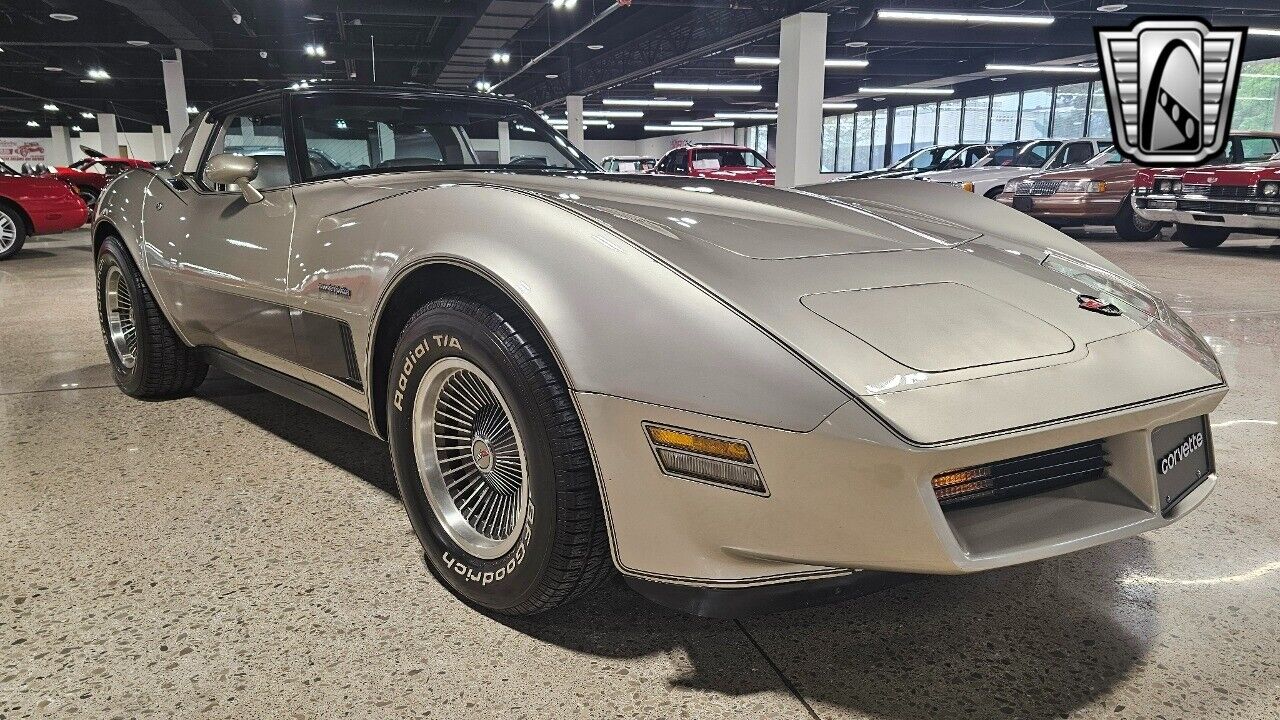 Chevrolet-Corvette-Cabriolet-1982-5