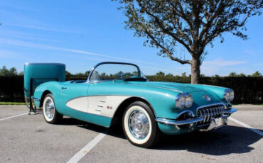 Chevrolet-Corvette-Coupe-1960-4