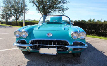 Chevrolet-Corvette-Coupe-1960-6