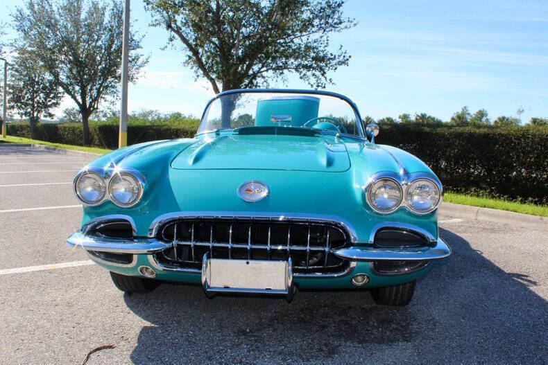 Chevrolet-Corvette-Coupe-1960-6