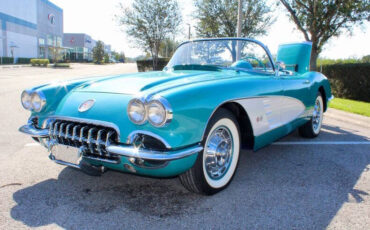 Chevrolet-Corvette-Coupe-1960-7