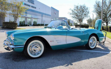 Chevrolet-Corvette-Coupe-1960-8