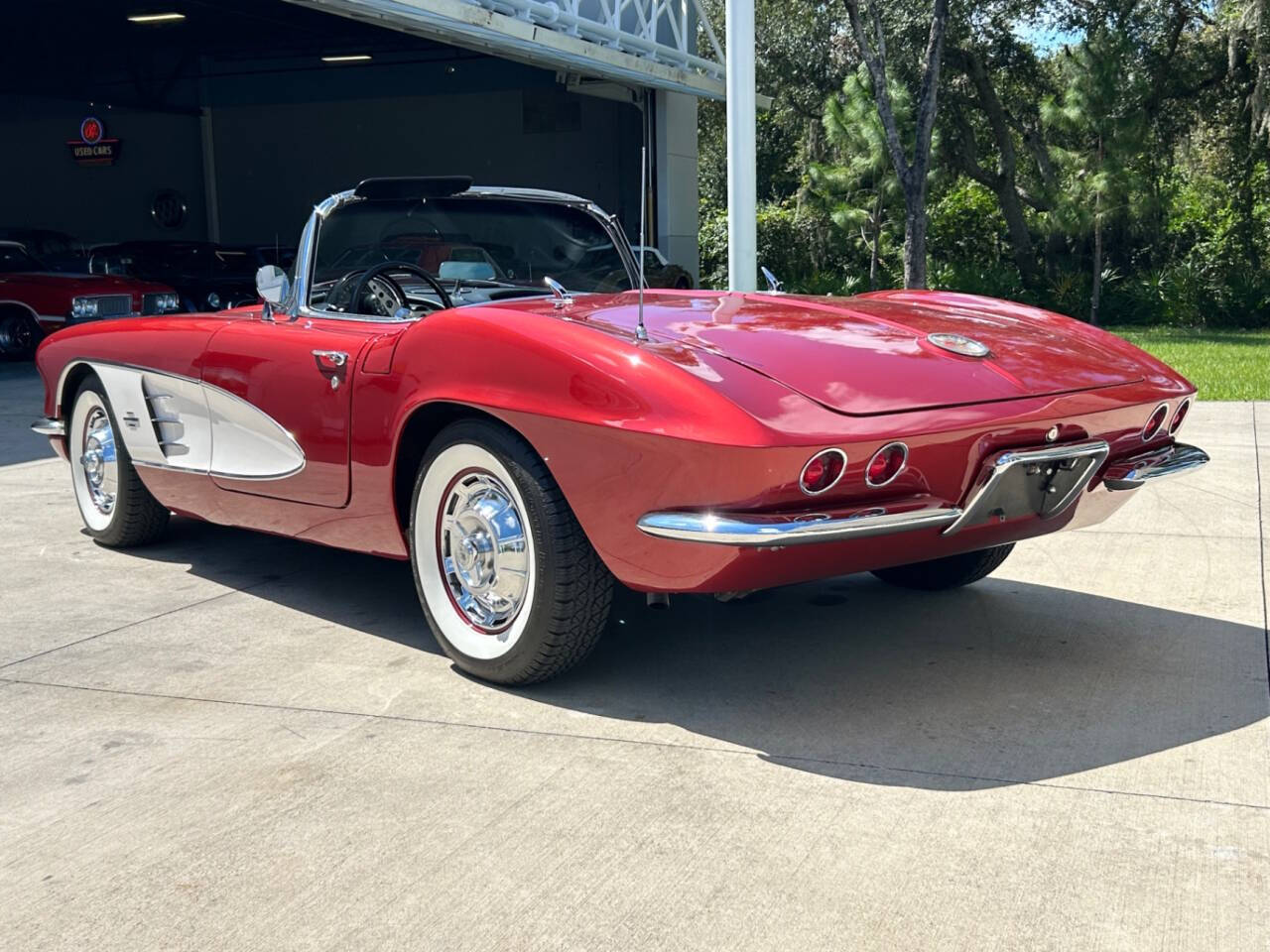 Chevrolet-Corvette-Coupe-1961-10