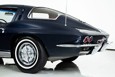 Chevrolet-Corvette-Coupe-1963-12