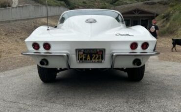 Chevrolet-Corvette-Coupe-1964-1