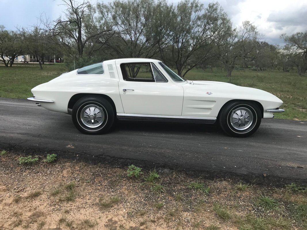 Chevrolet-Corvette-Coupe-1964-5