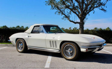 Chevrolet-Corvette-Coupe-1965-1