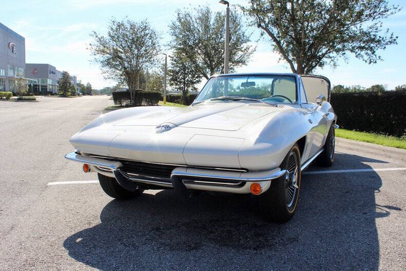 Chevrolet-Corvette-Coupe-1965-10