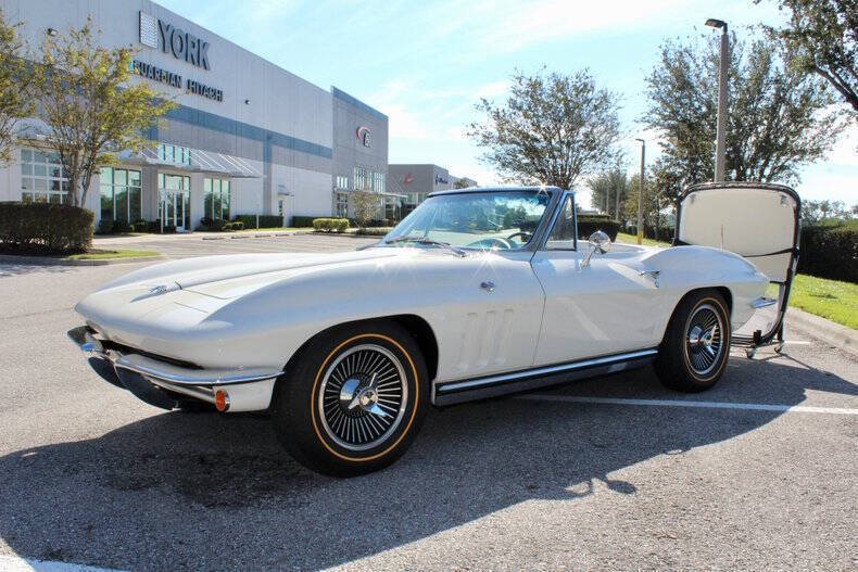 Chevrolet-Corvette-Coupe-1965-11