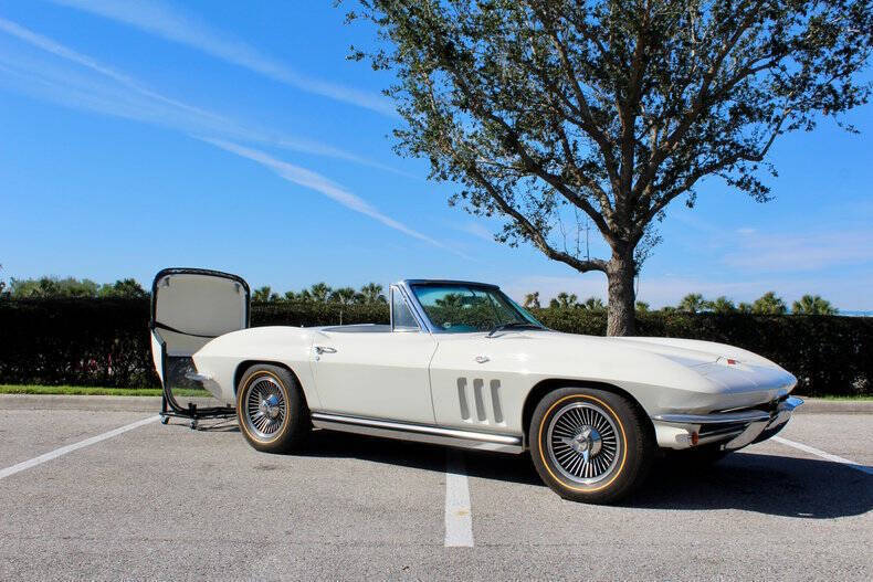 Chevrolet Corvette Coupe 1965