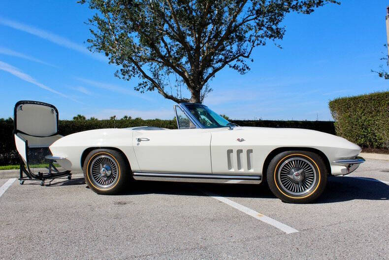 Chevrolet-Corvette-Coupe-1965-6