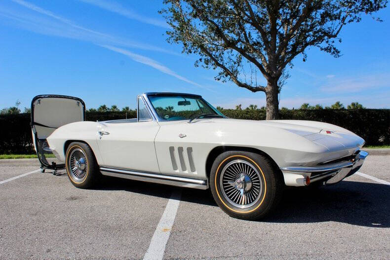 Chevrolet-Corvette-Coupe-1965-7