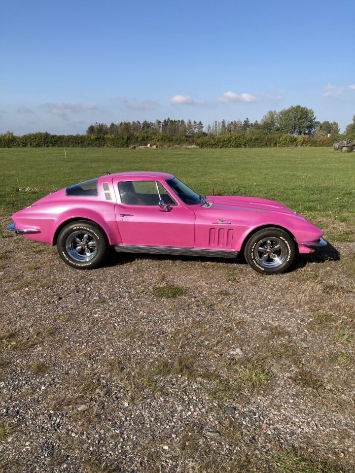 Chevrolet-Corvette-Coupe-1965-8