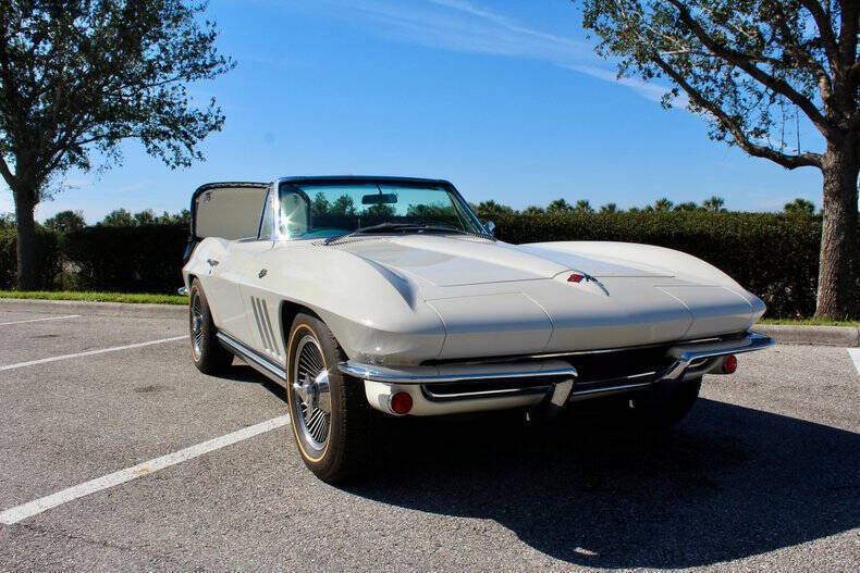 Chevrolet-Corvette-Coupe-1965-8