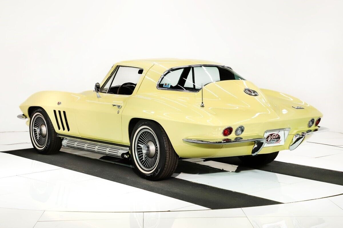 Chevrolet-Corvette-Coupe-1966-6