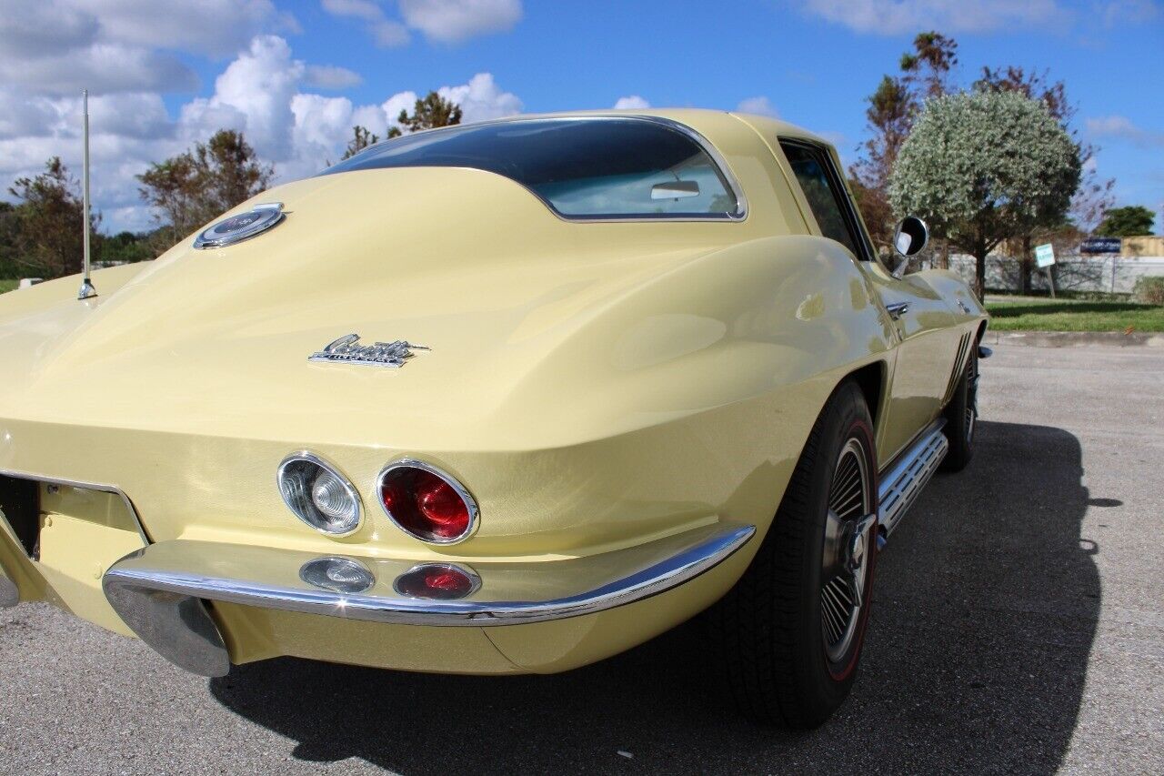 Chevrolet-Corvette-Coupe-1966-7