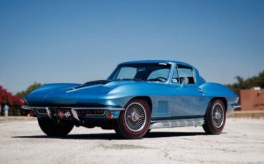 Chevrolet-Corvette-Coupe-1967-1