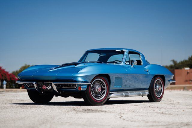 Chevrolet-Corvette-Coupe-1967-1