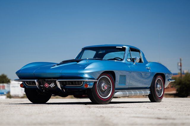 Chevrolet-Corvette-Coupe-1967-2