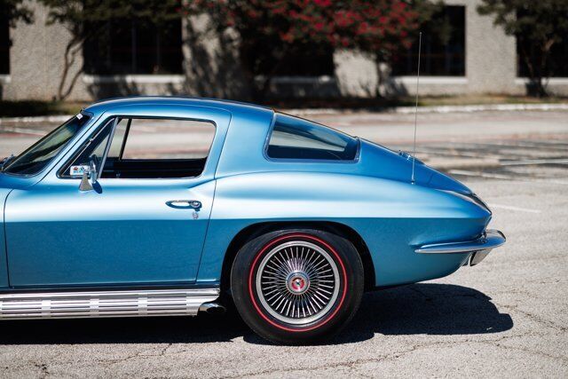 Chevrolet-Corvette-Coupe-1967-24