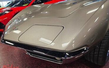 Chevrolet-Corvette-Coupe-1969-1