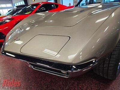 Chevrolet-Corvette-Coupe-1969-1