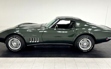 Chevrolet-Corvette-Coupe-1969-1