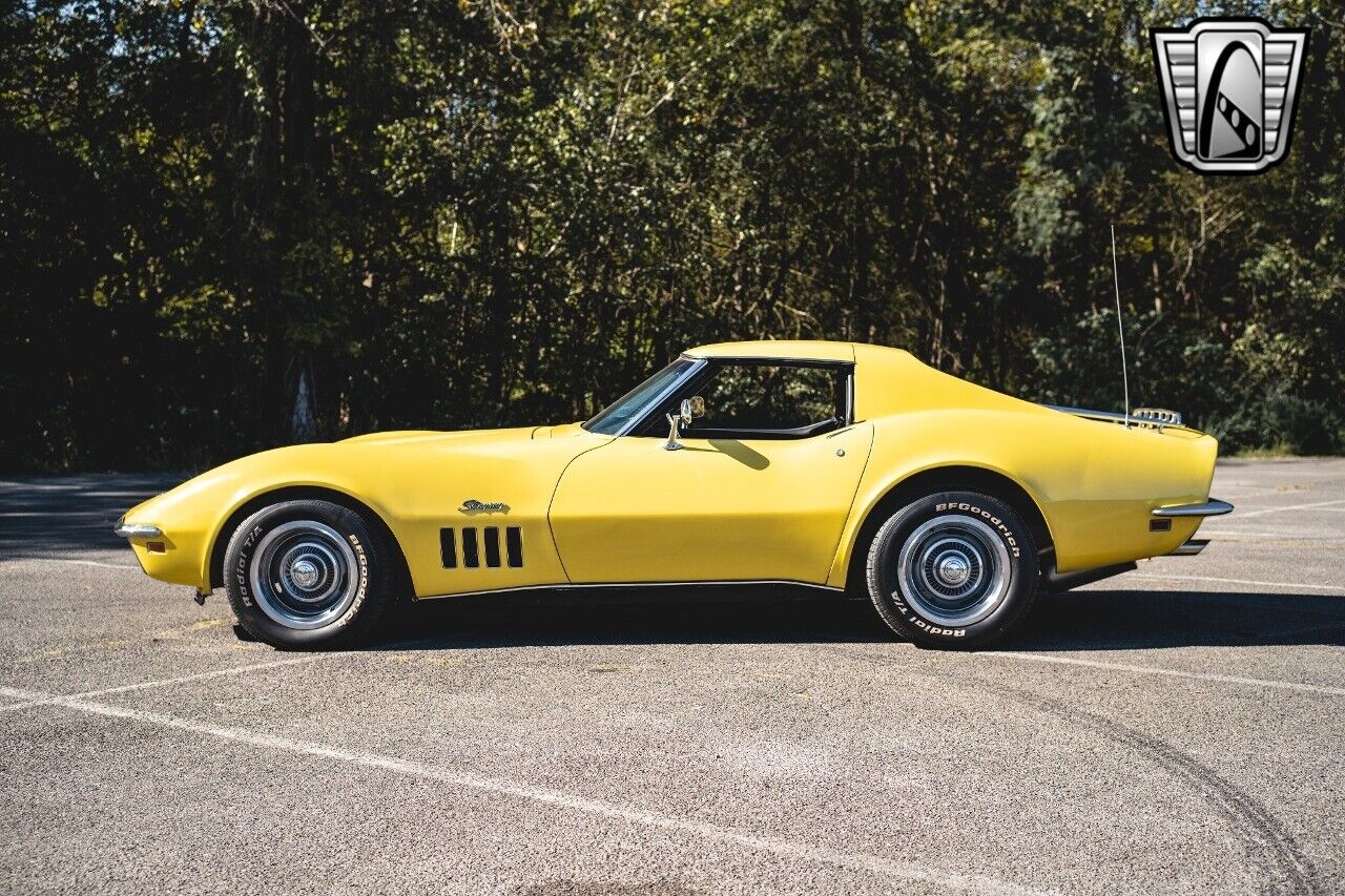 Chevrolet-Corvette-Coupe-1969-3