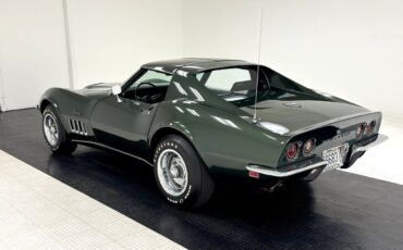 Chevrolet-Corvette-Coupe-1969-3