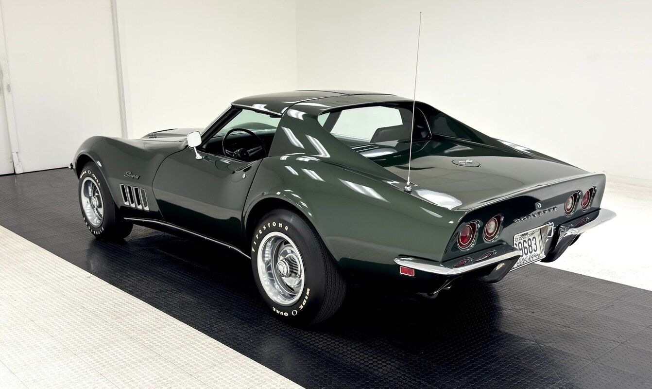 Chevrolet-Corvette-Coupe-1969-3