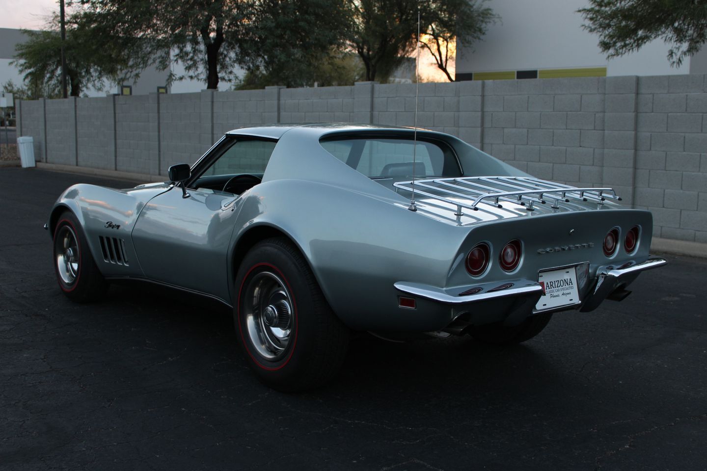 Chevrolet-Corvette-Coupe-1969-4