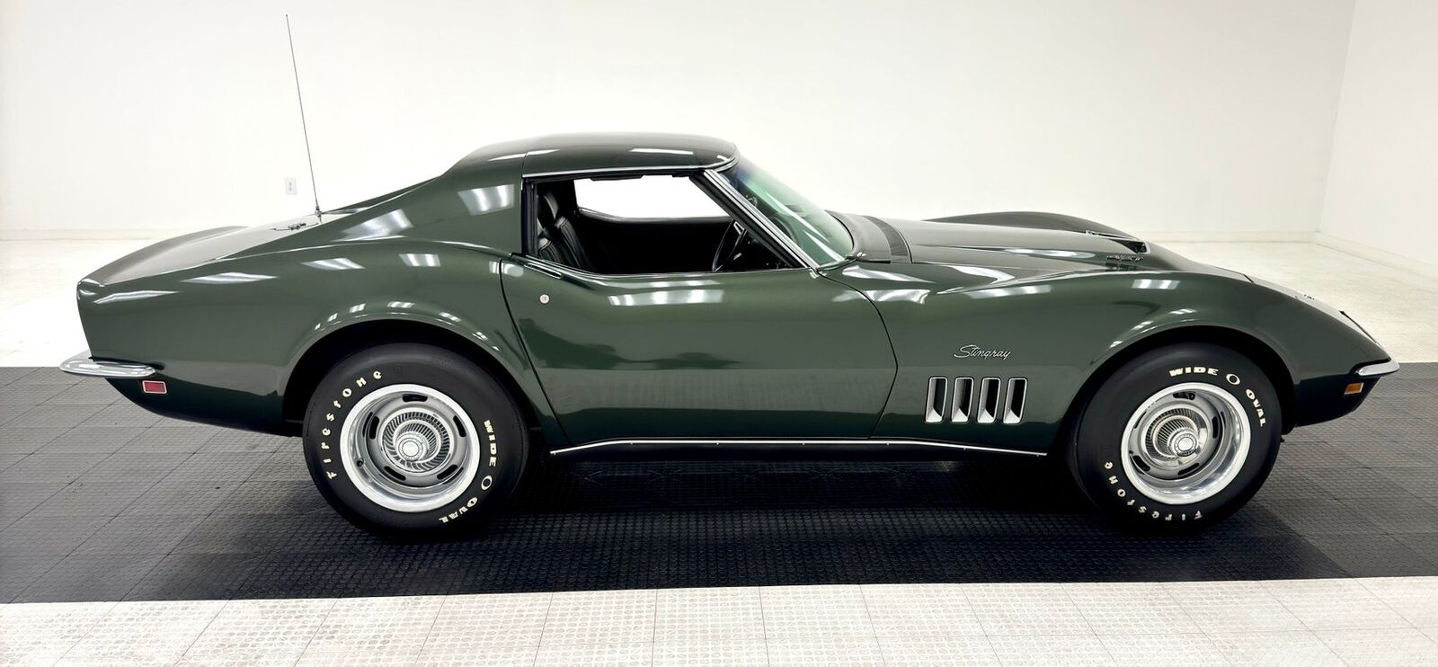 Chevrolet-Corvette-Coupe-1969-6